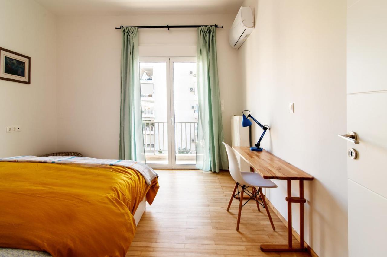 Luxury 1-Bedroom Apartment By The Sea In Athènes Extérieur photo