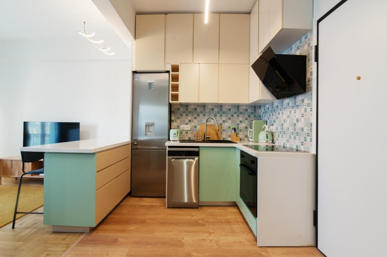 Luxury 1-Bedroom Apartment By The Sea In Athènes Extérieur photo